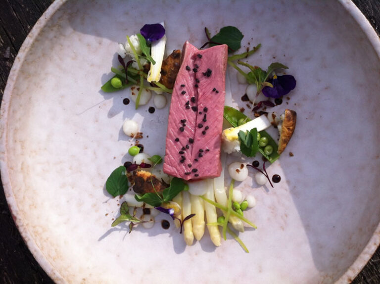 Een walking dinner is een proeverij van meerdere kleine gerechten